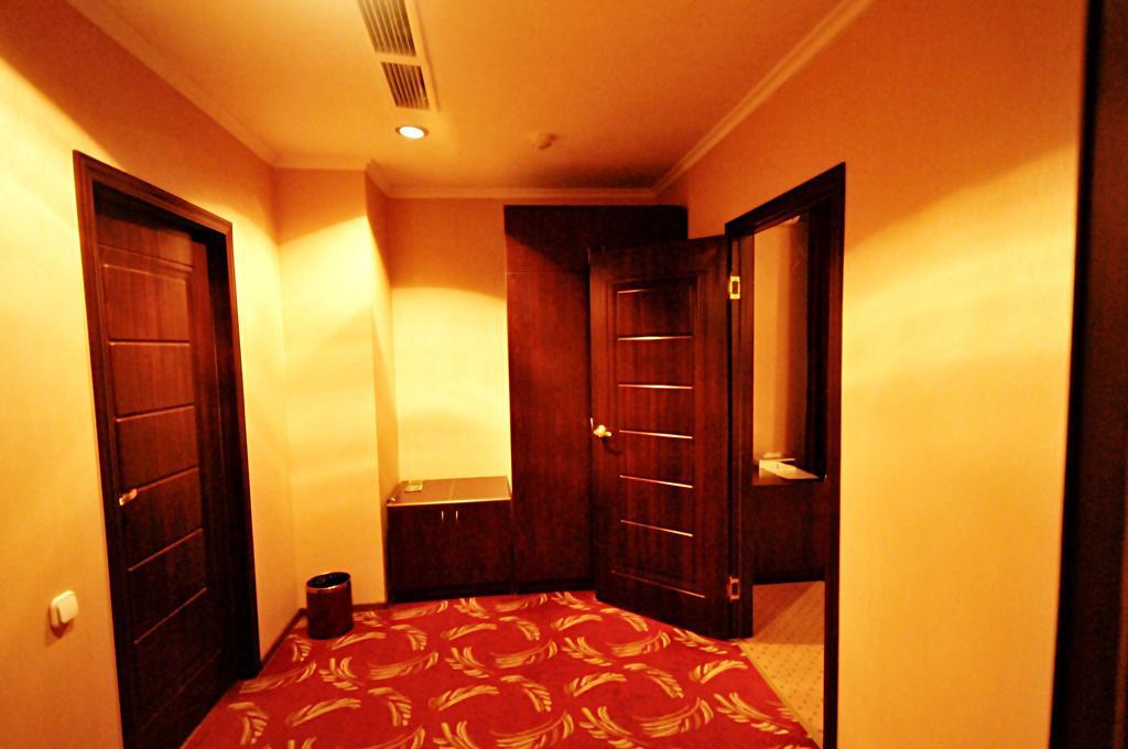 Hotel Golden Palace Aqtau Zimmer foto