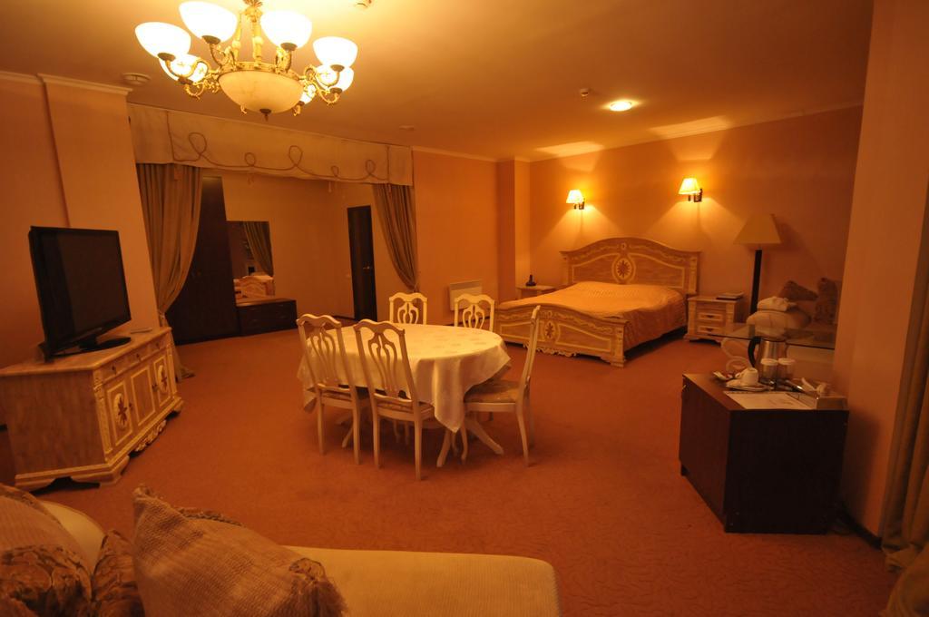 Hotel Golden Palace Aqtau Zimmer foto